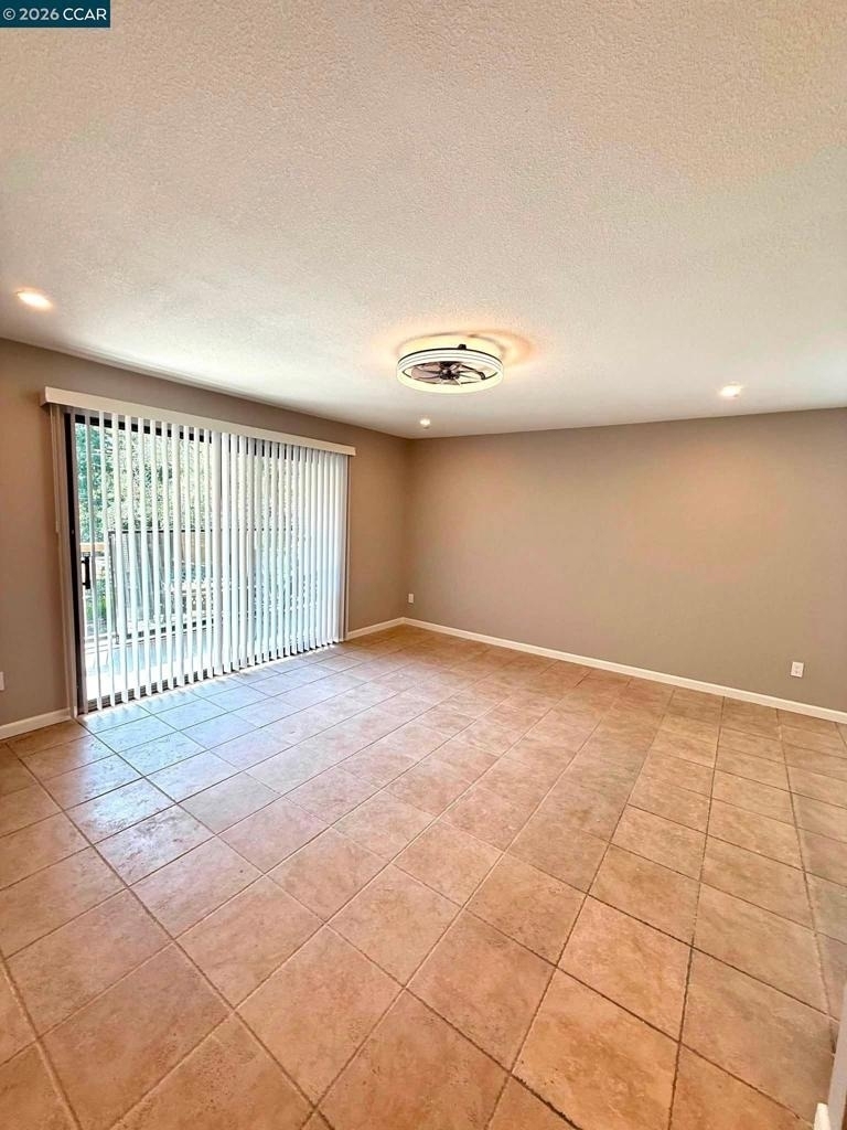 330 N Civic - Photo 7