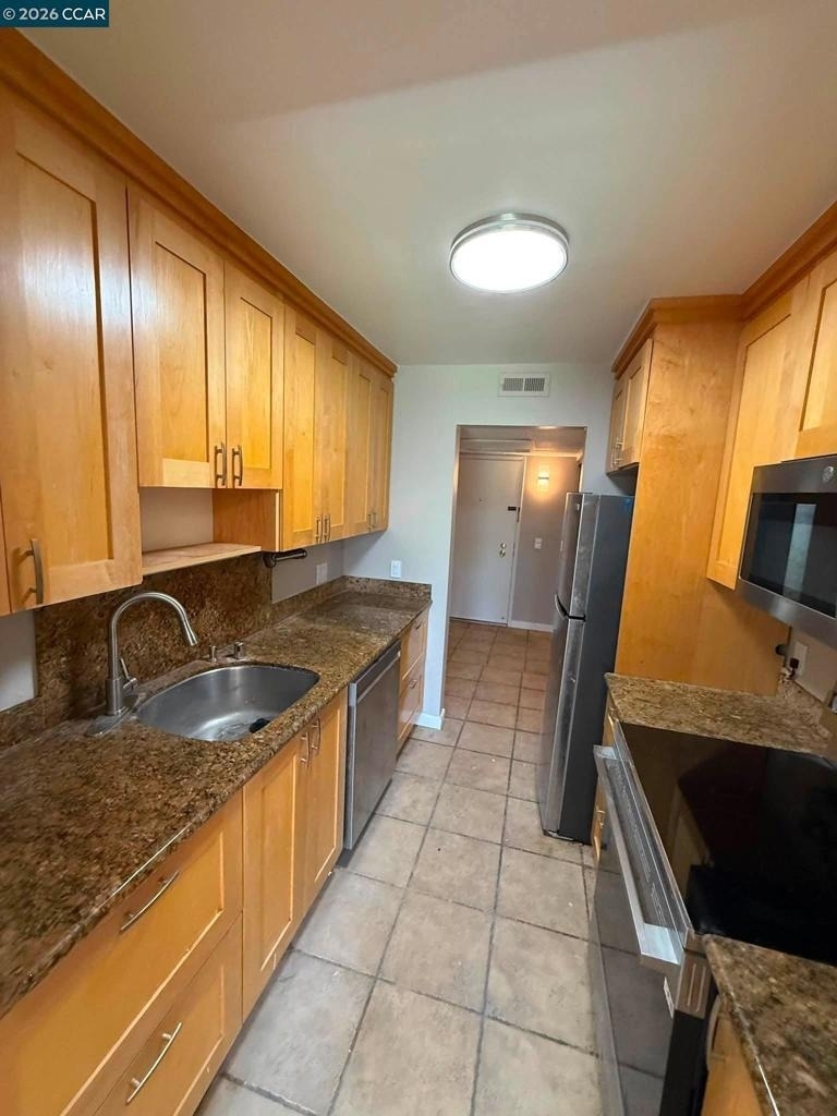 330 N Civic - Photo 9