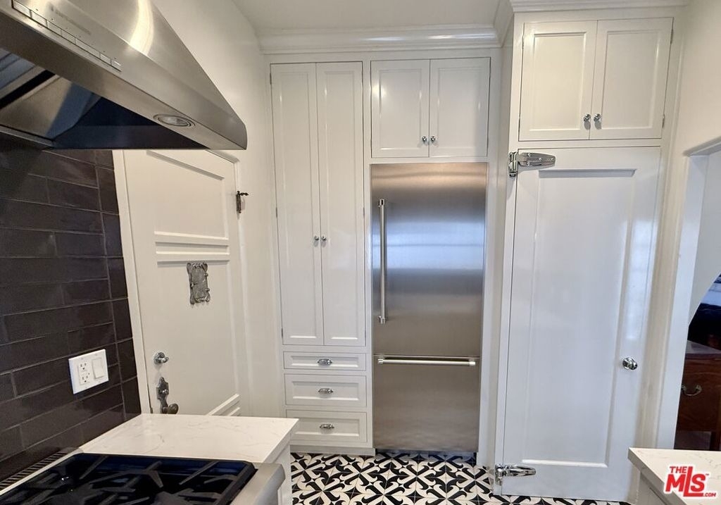 1330 N Harper Avenue - Photo 20
