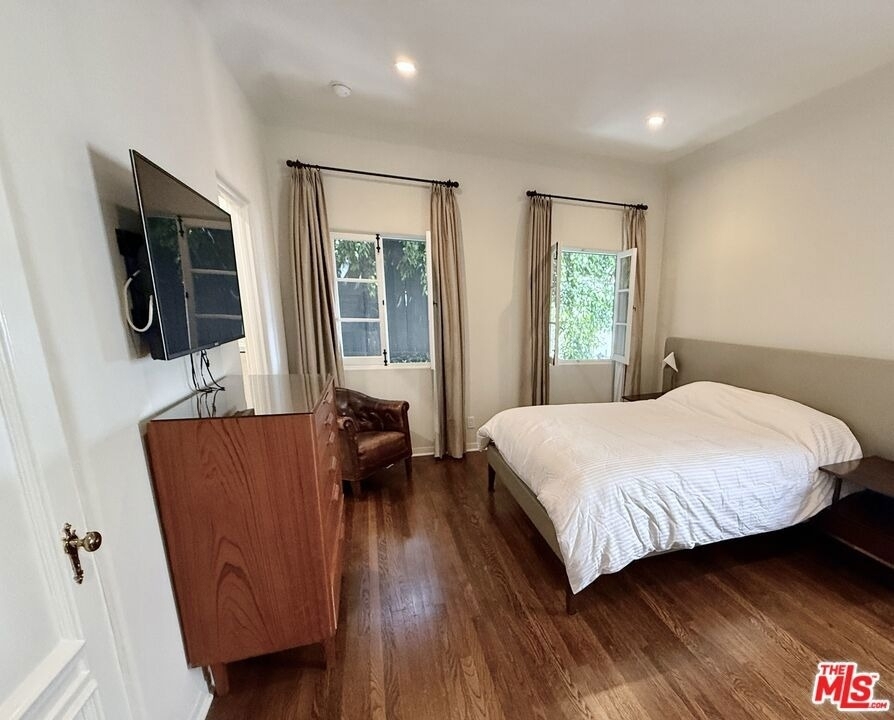 1330 N Harper Avenue - Photo 34