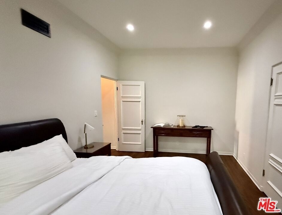 1330 N Harper Avenue - Photo 48