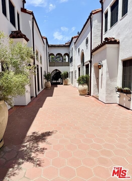1330 N Harper Avenue - Photo 52