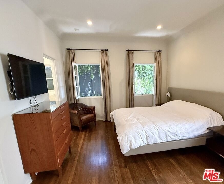 1330 N Harper Avenue - Photo 33