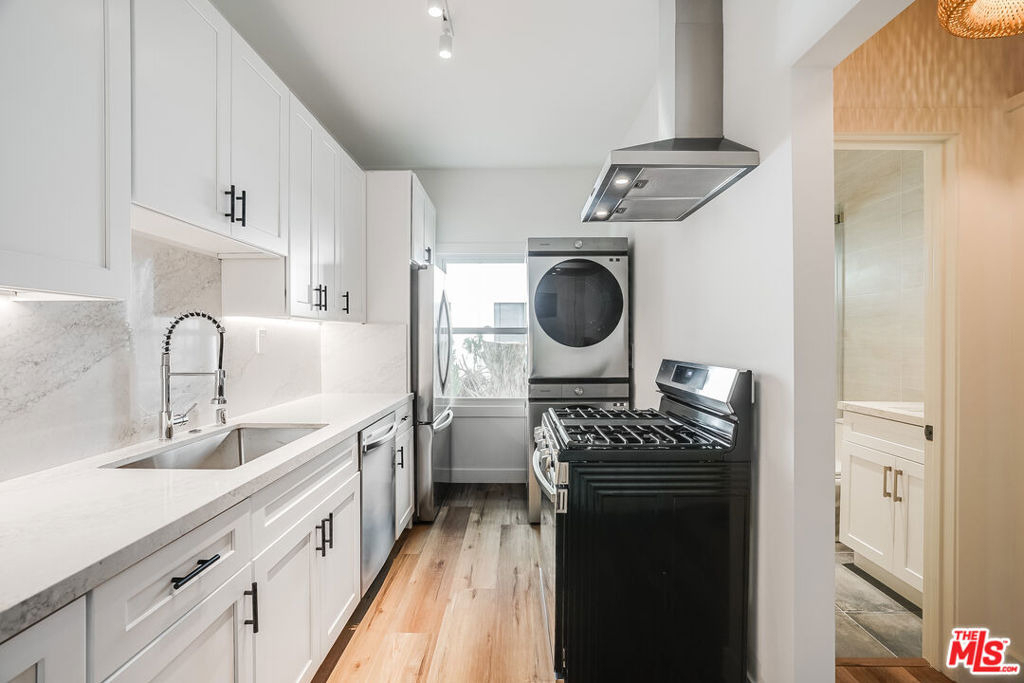 151 N Swall Drive - Photo 3