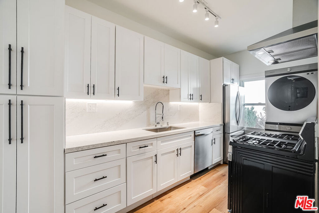 151 N Swall Drive - Photo 2