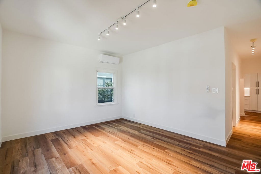 151 N Swall Drive - Photo 14