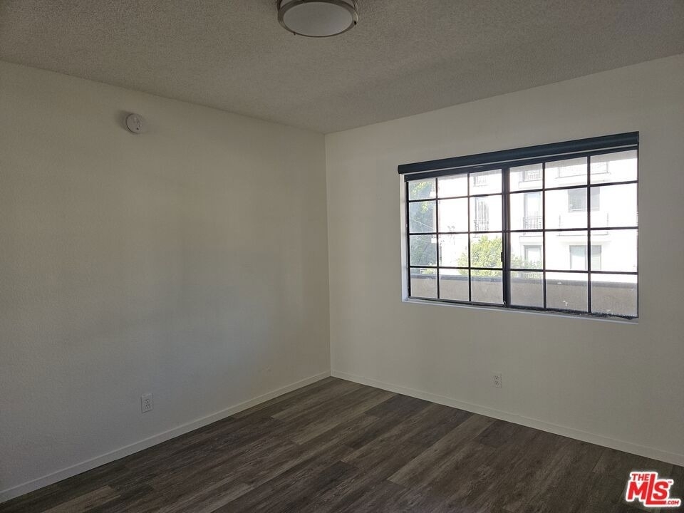 5170 N Columbus Avenue - Photo 6
