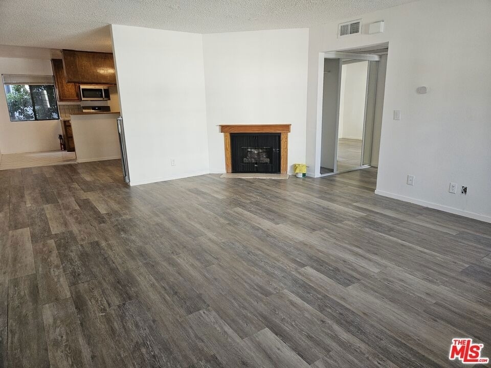 5170 N Columbus Avenue - Photo 2