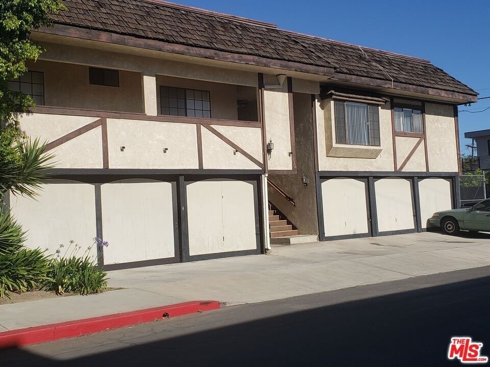 5170 N Columbus Avenue - Photo 0