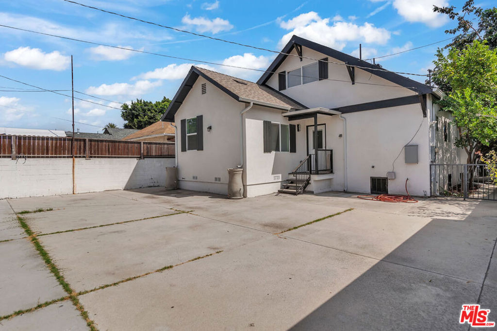 261 W 43rd Place - Photo 26