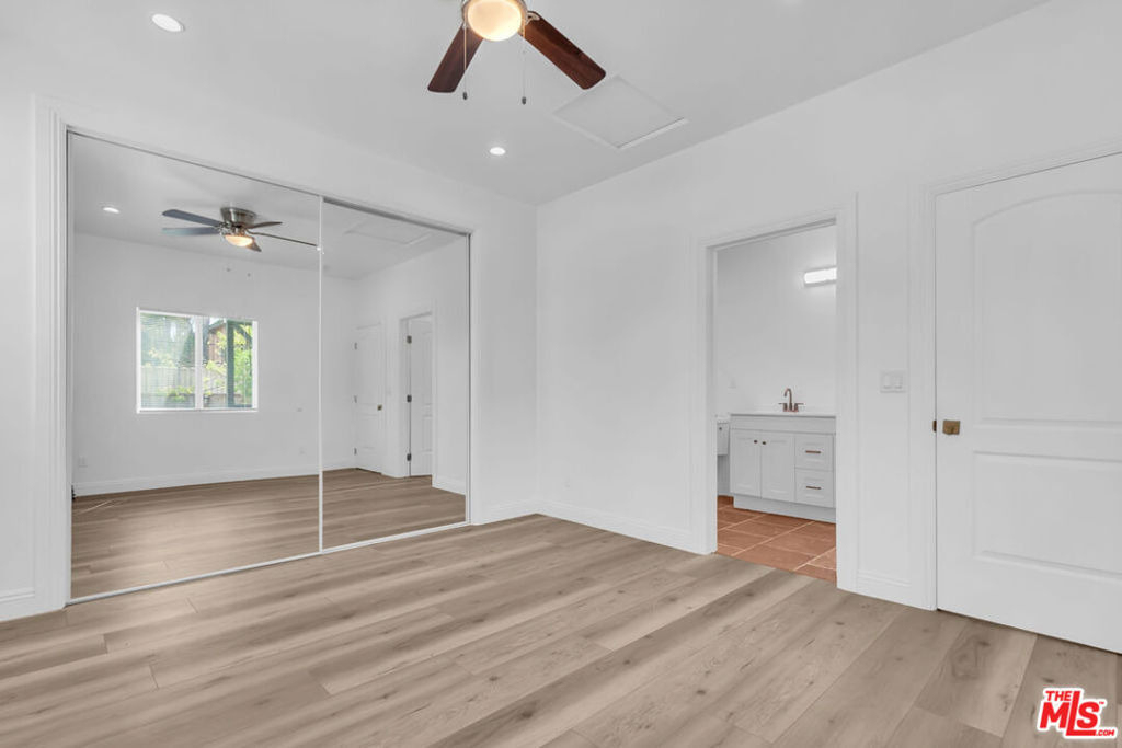 261 W 43rd Place - Photo 14