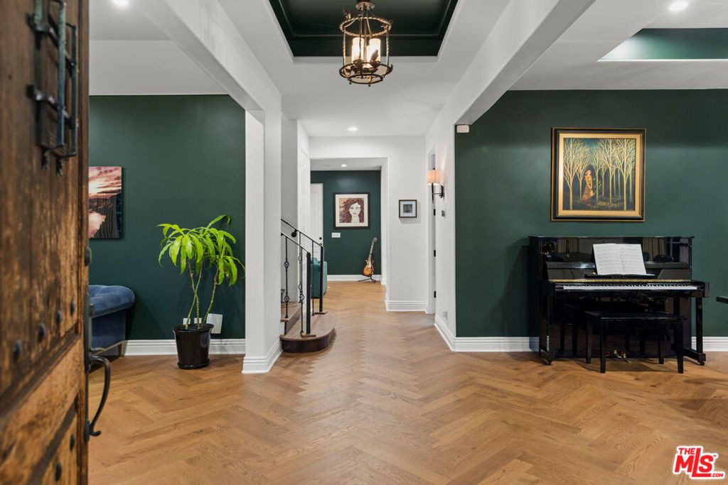 725 Oxford Avenue - Photo 5