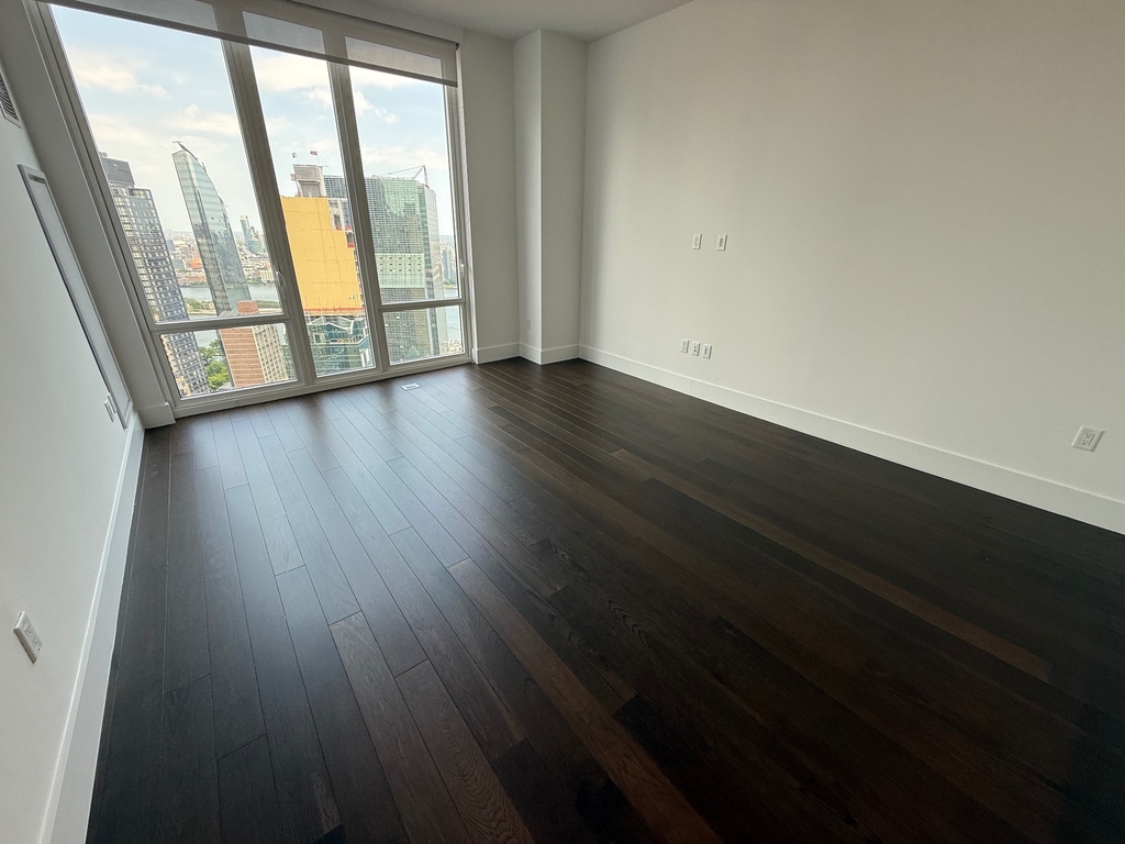 222 East 44th Street - Photo 4