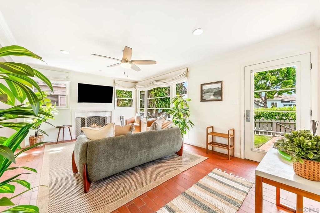 723 Arenas - Photo 4