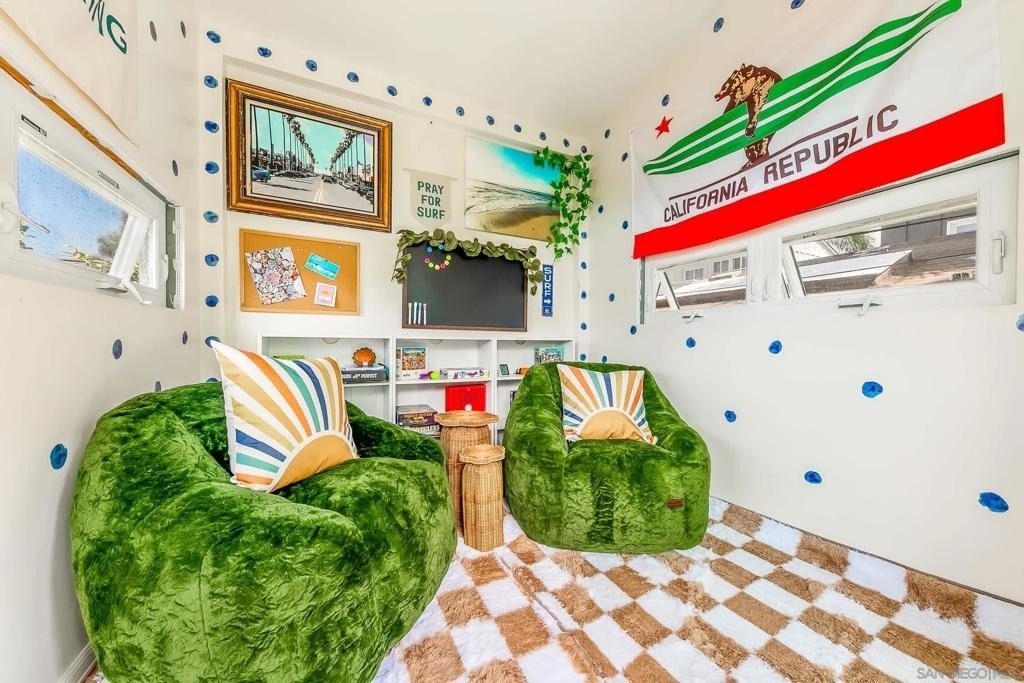 723 Arenas - Photo 3