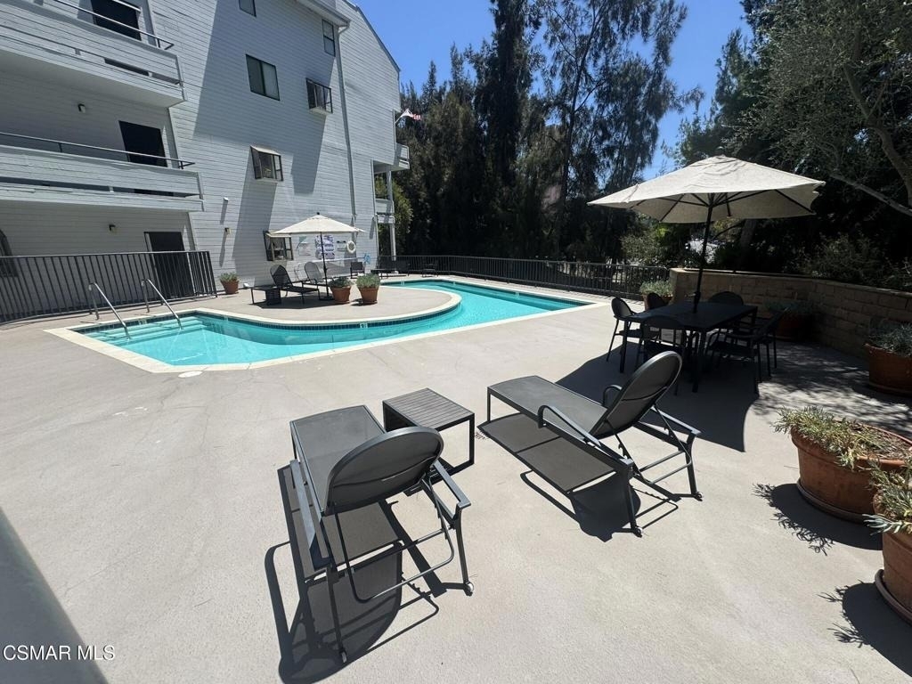 13331 Moorpark Street - Photo 18