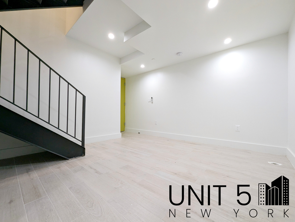 255 Clarkson Avenue - Photo 7