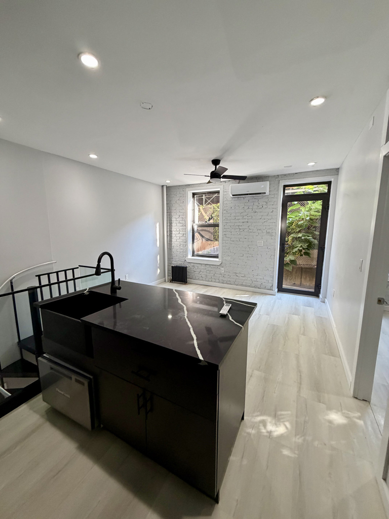 193 Stanton Street - Photo 1