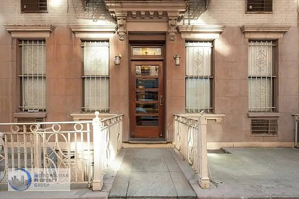 146 East 39th Street - Photo 4