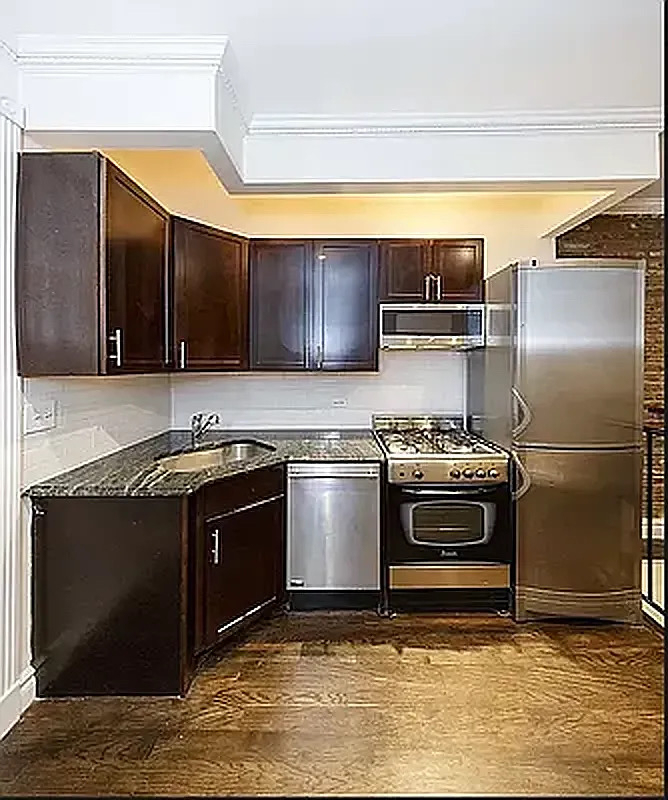 322 East 74th Street - Photo 2