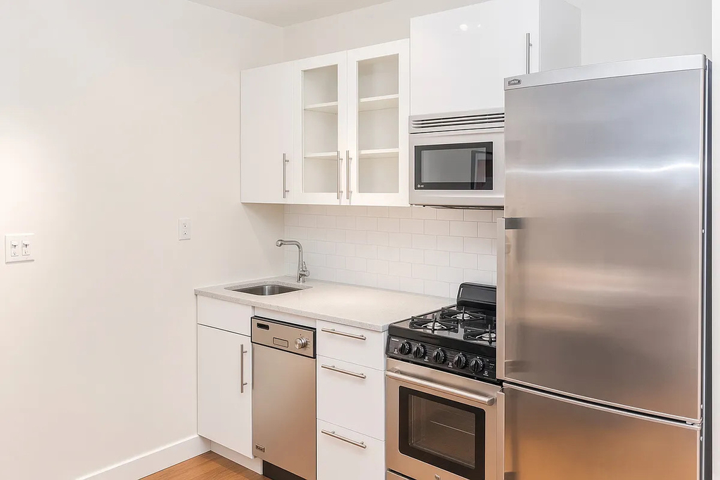 322 West 14th Street - Photo 1
