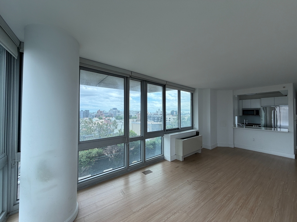 Center Boulevard - Photo 1