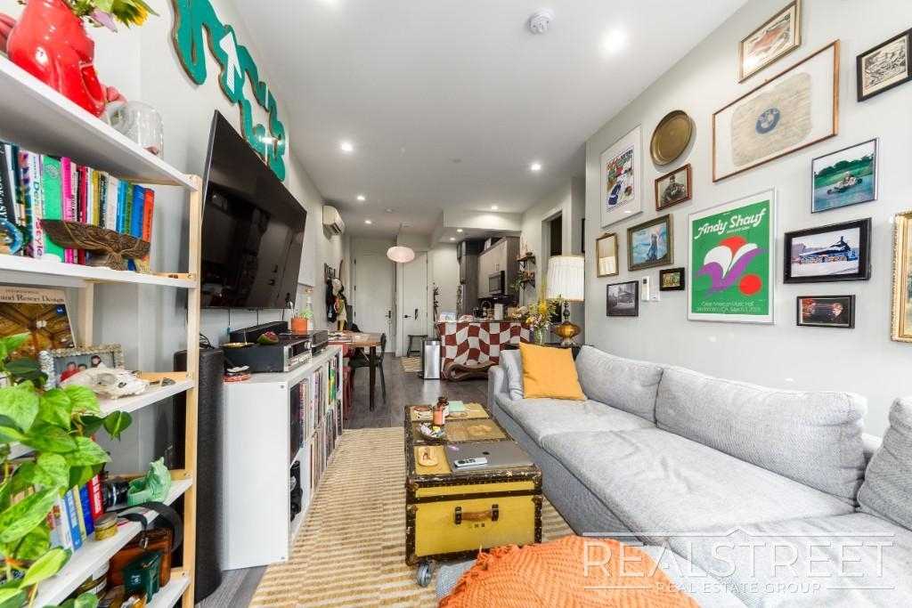 697 Dekalb Ave - Photo 1