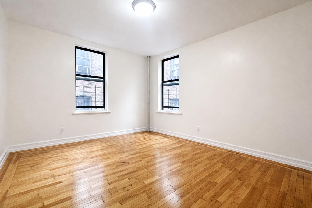 10 Adrian Avenue - Photo 6