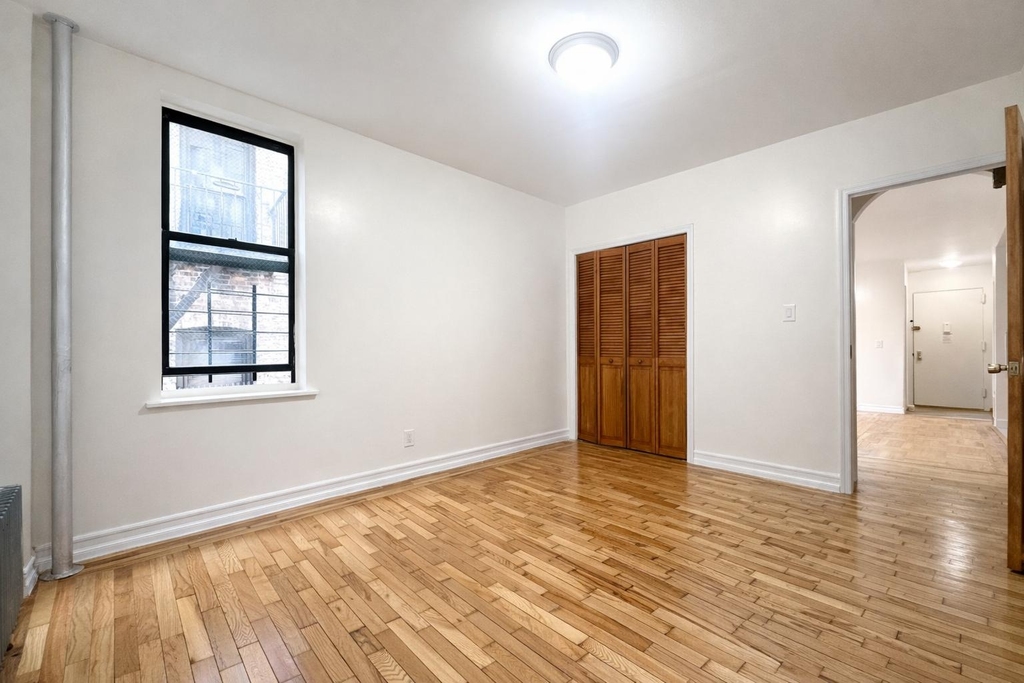 10 Adrian Avenue - Photo 5