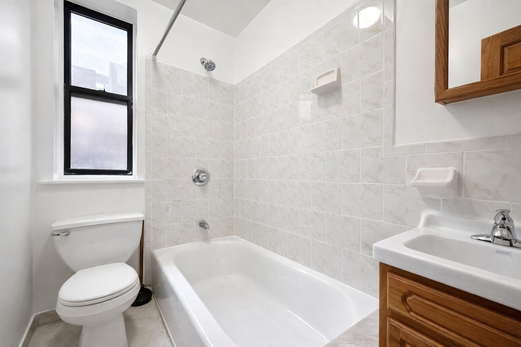 10 Adrian Avenue - Photo 9