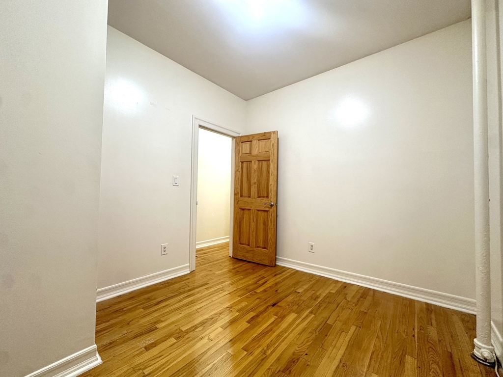 3135 Broadway - Photo 5