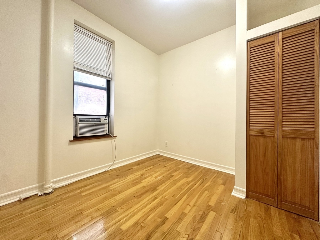 3135 Broadway - Photo 4