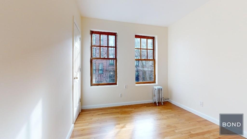 West 11th Street - Photo 2