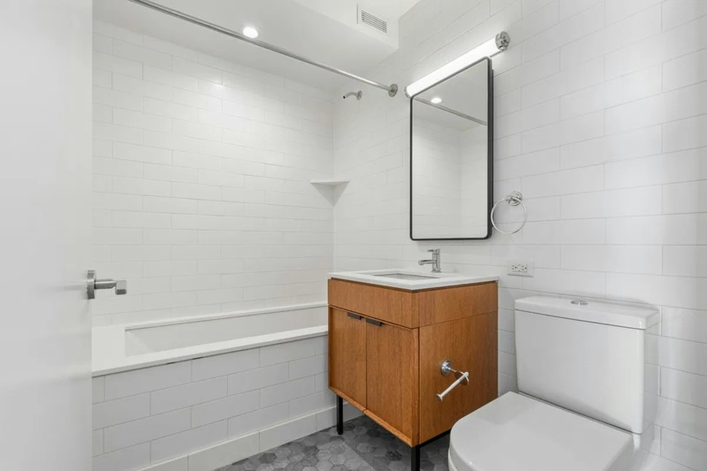 East 54th Street - Photo 6