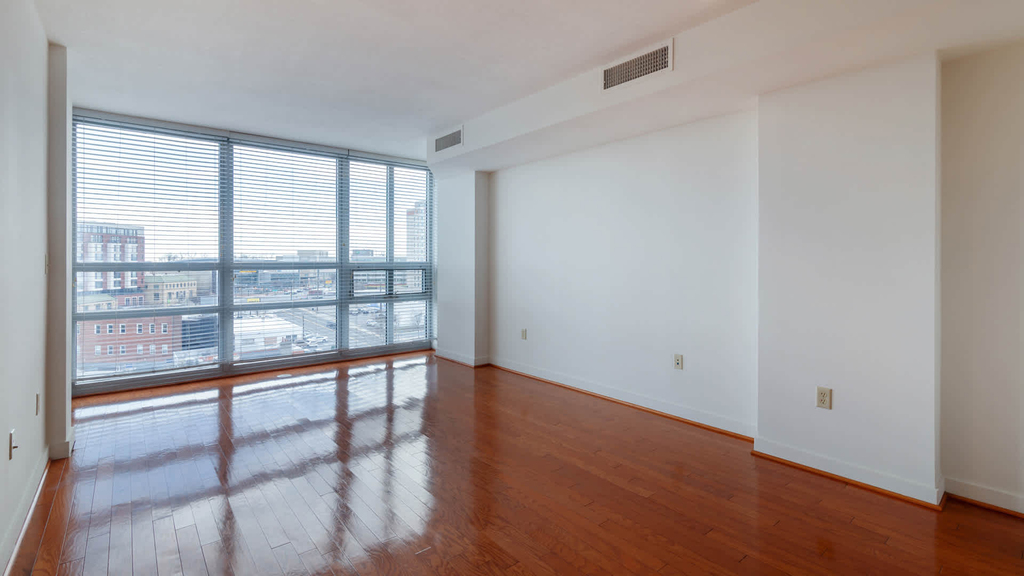 1133 East-west Highway - Photo 5