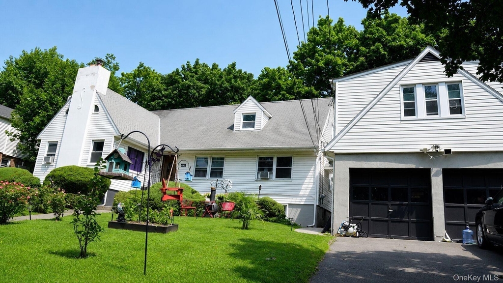 206 Winthrop Avenue - Photo 1