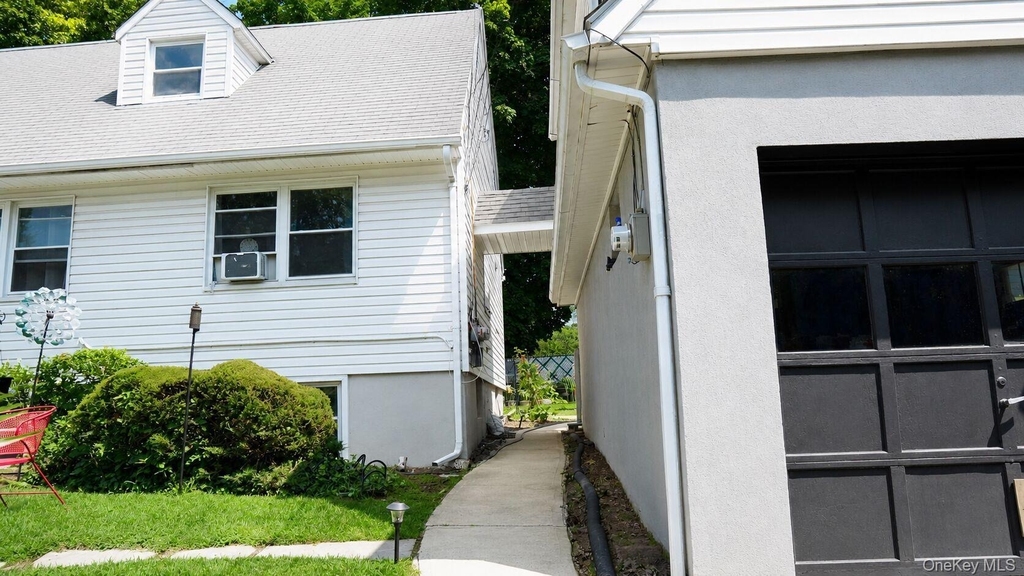 206 Winthrop Avenue - Photo 2