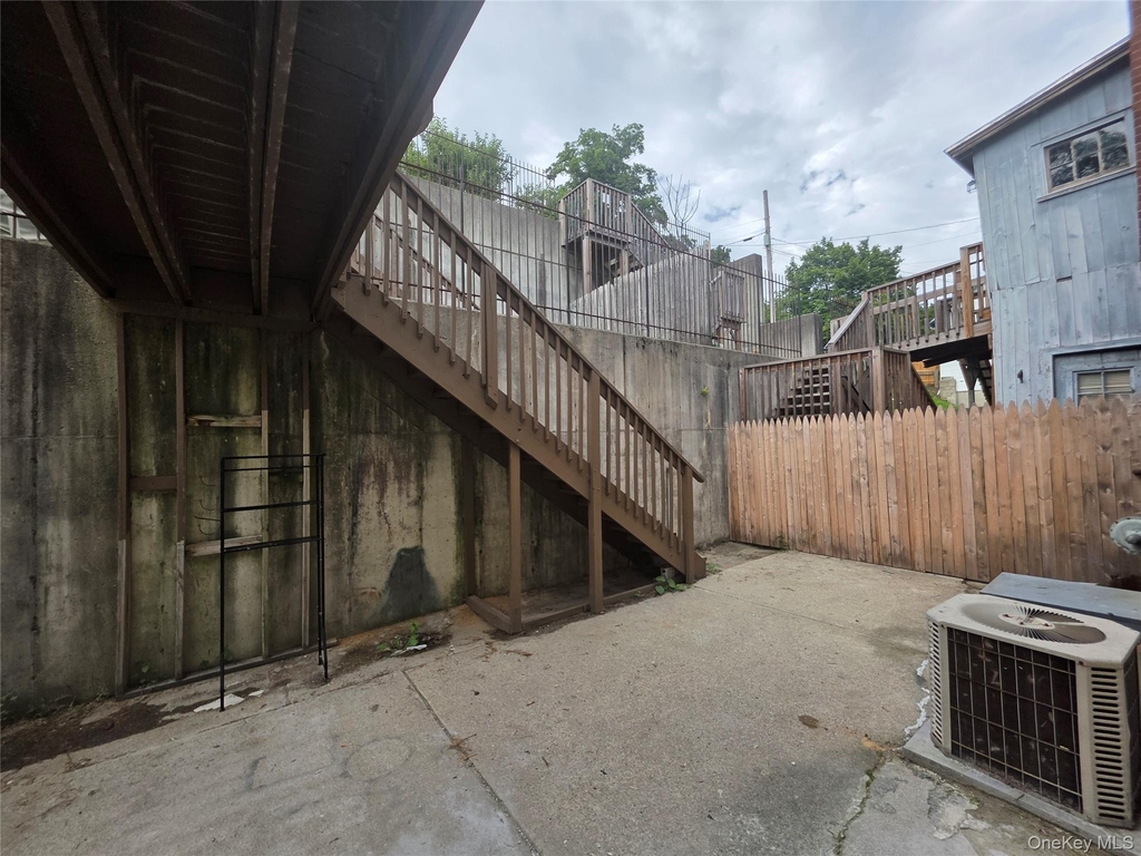 8 Main Street - Photo 4