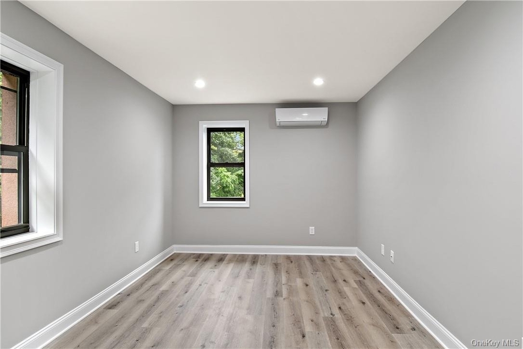 122 Commerce Street - Photo 2