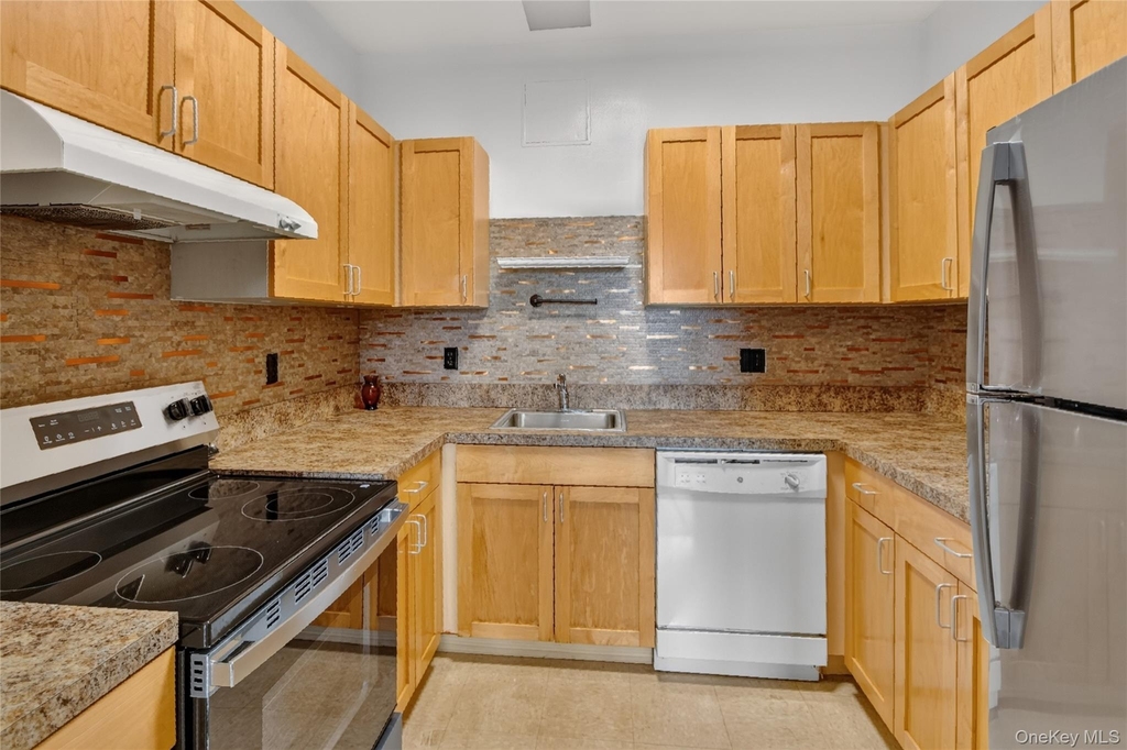 20 S Broadway - Photo 16