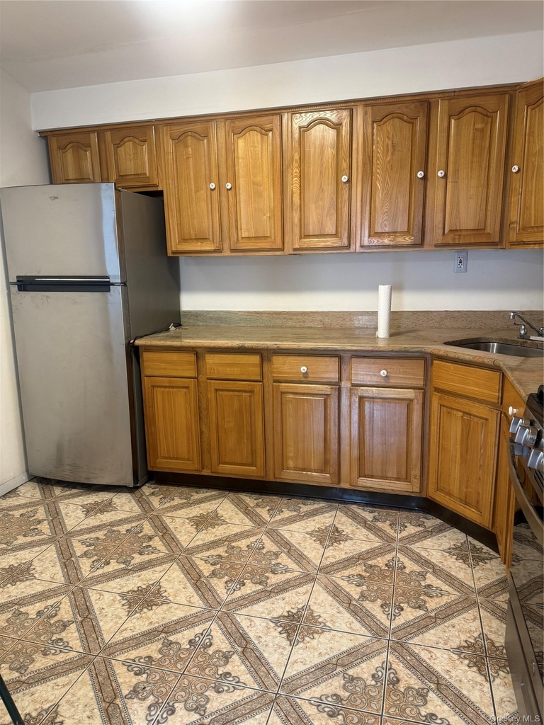144-87 176th Street - Photo 4