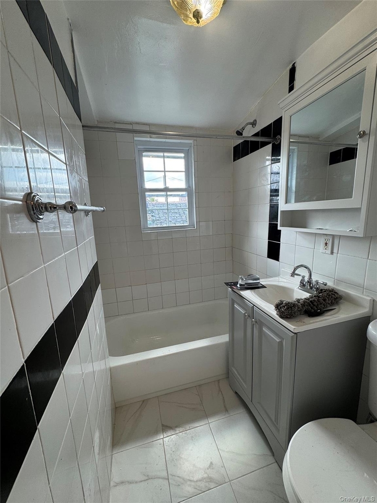 171-30 111th Avenue - Photo 3