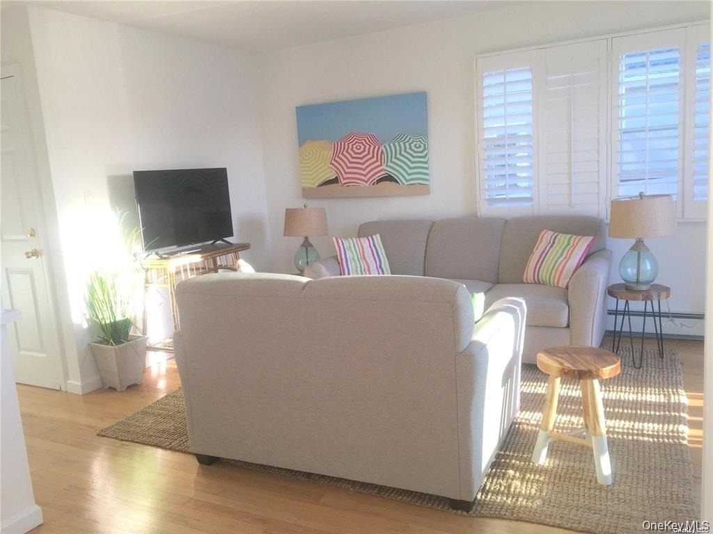24 Virginia Avenue - Photo 2