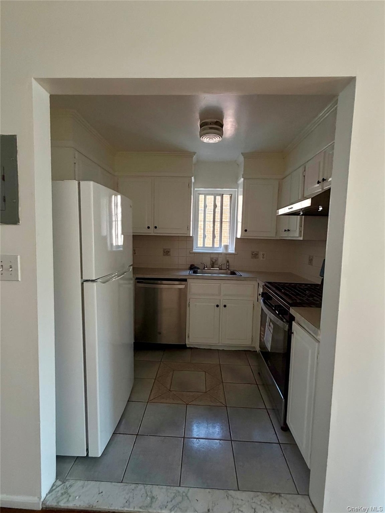 4370 160th Street - Photo 2