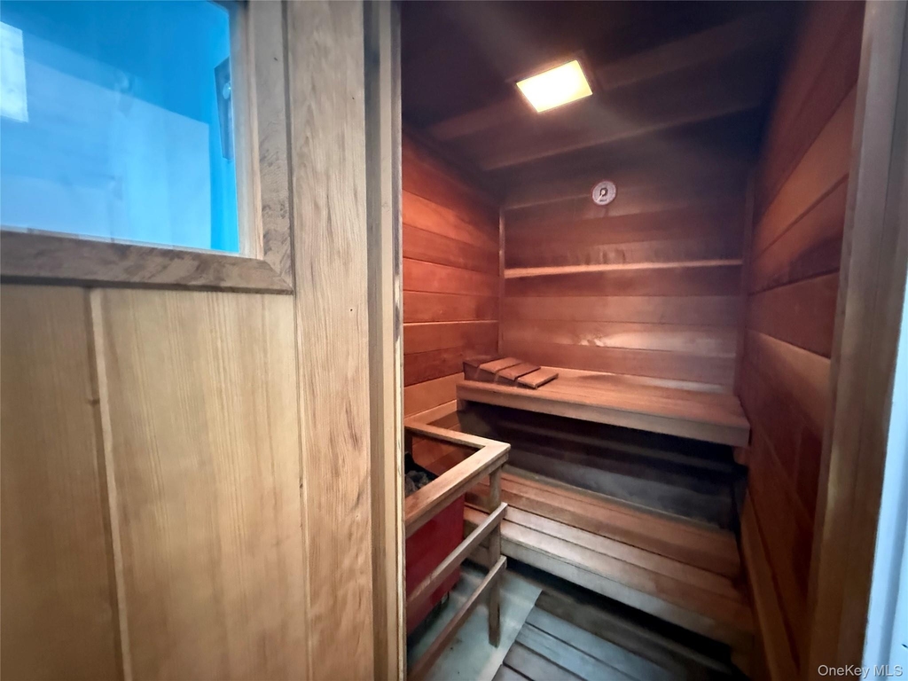 175 Maple Avenue - Photo 19