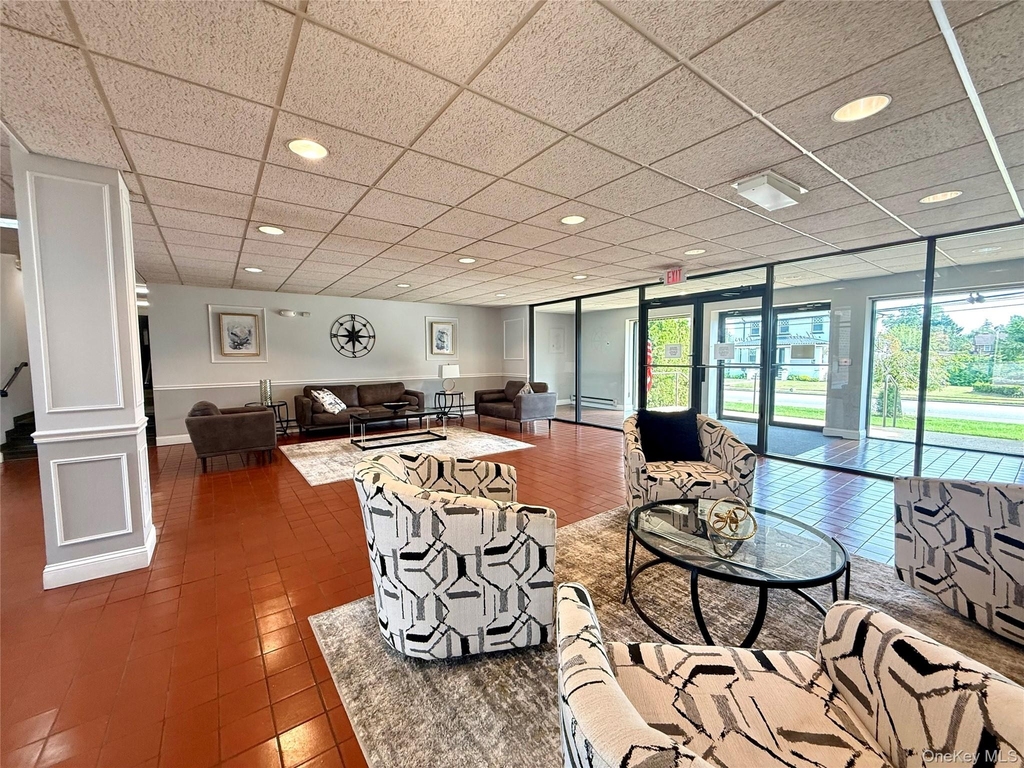 175 Maple Avenue - Photo 4