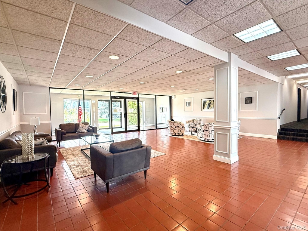 175 Maple Avenue - Photo 3