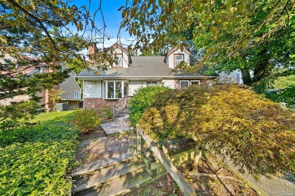 228 Oakwood Road - Photo 0