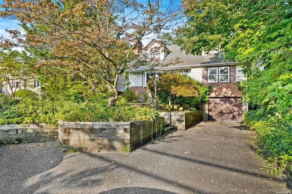 228 Oakwood Road - Photo 1