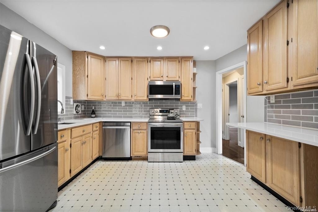 228 Oakwood Road - Photo 4